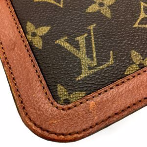 CAFAFEA5-1CC5-429E-AD95-802B8ED34880