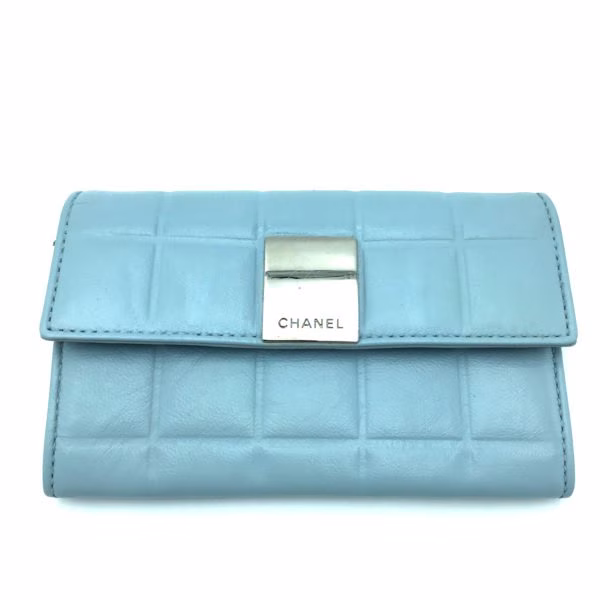 chanel-wallet-used