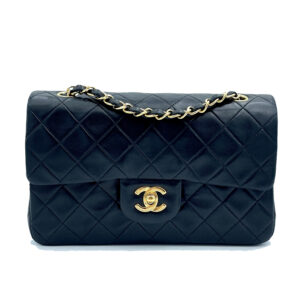 chanel-vintage-timeless-black-bag